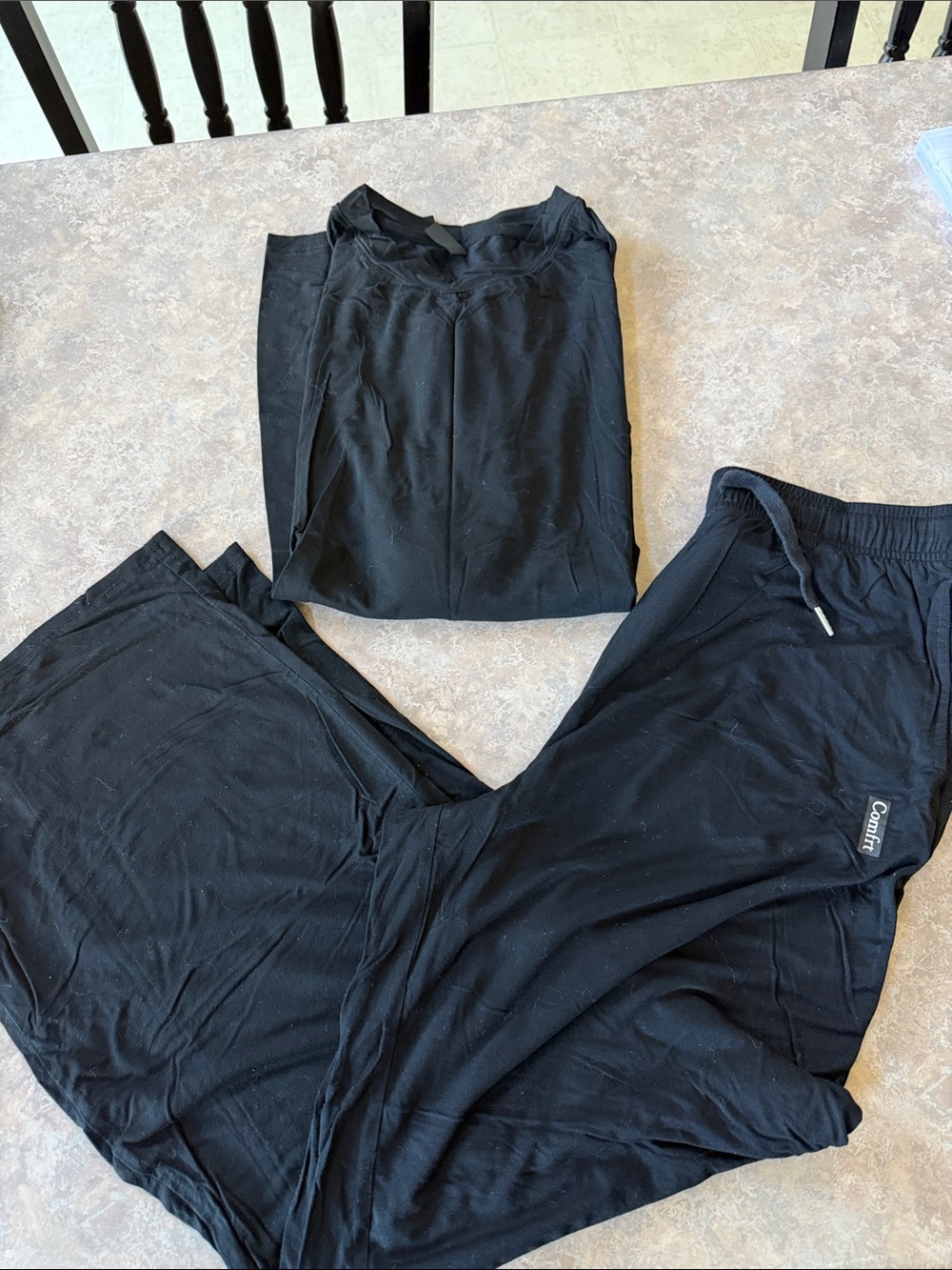 Comfrt Black Women's Lounge Set